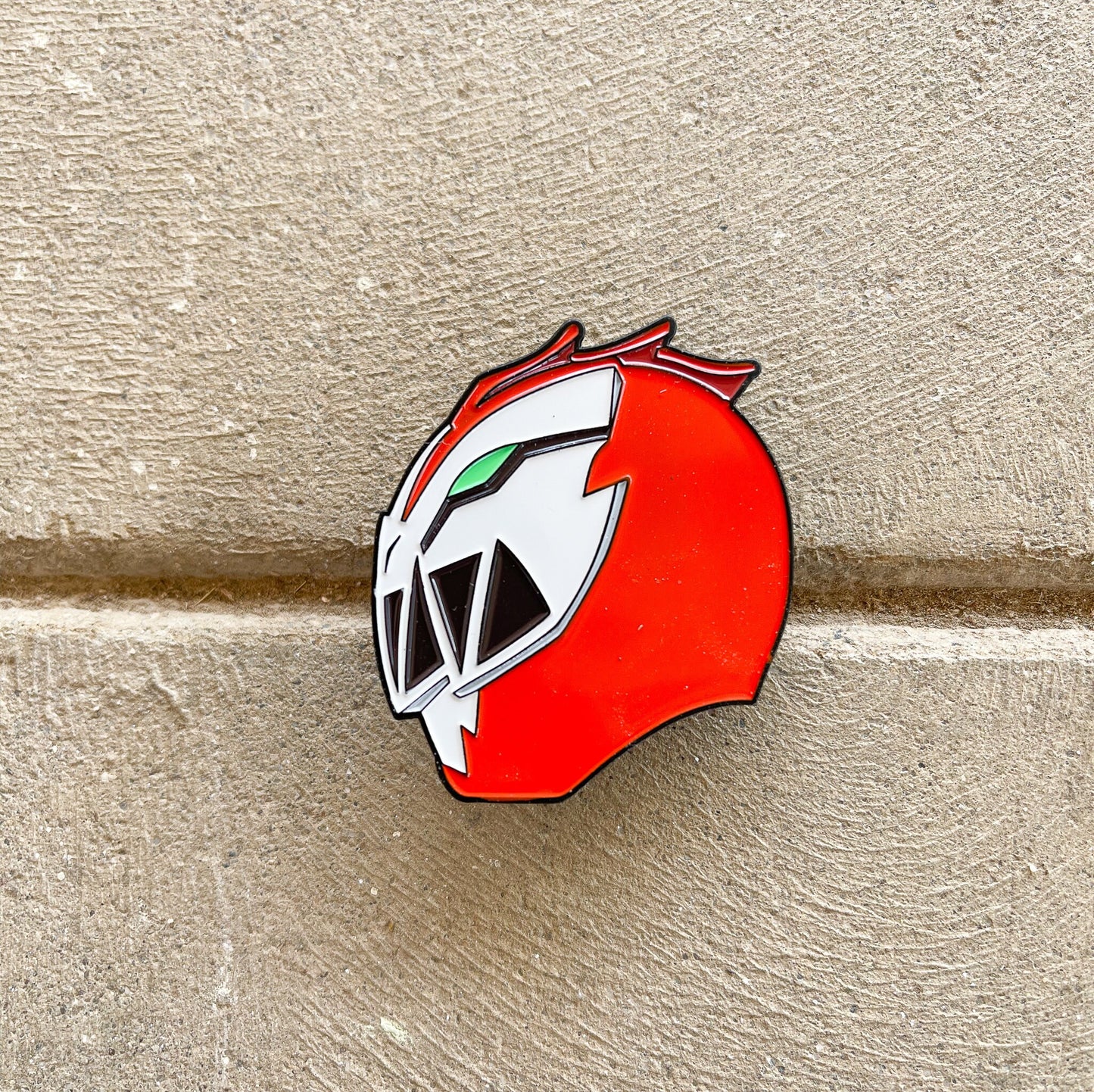 Power Morphicon 2022 Dino Fury Red Helmet Pin